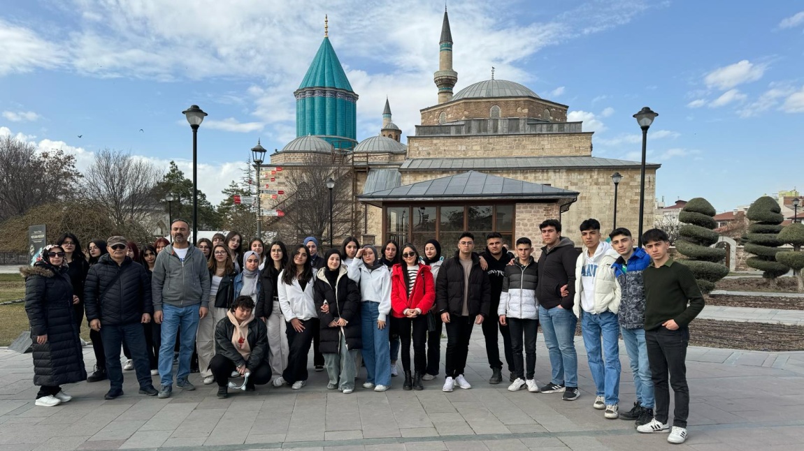 Nevzat Ayaz Sosyal Bilimler Lisesi öğrencileri değerlerinin ve tarihinin izini sürmek üzere Konya’da!